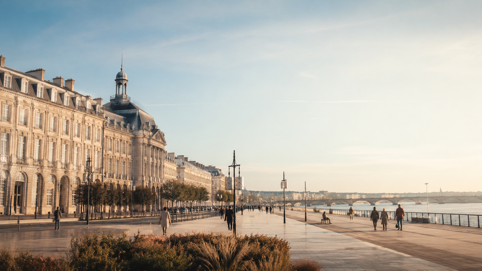 Promenade bordelaise au bord de la Garonne